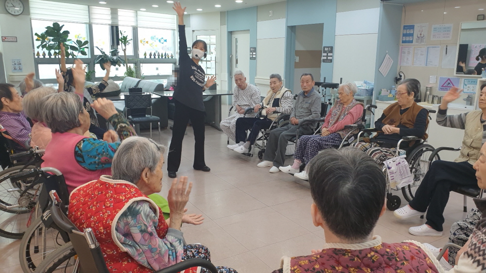 2039468379_3dFAKUOc_06851d1f3bc9d0bd49655eb33f4ed1301ab0f113.jpg 이미지크게보기