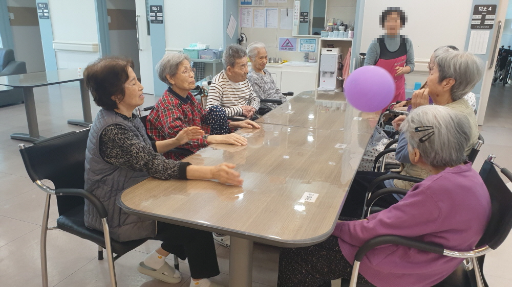 2039468379_HlTKyUEV_a88caf0bbe722fdb6dcbc0ef70880eb93494a813.jpg 이미지크게보기