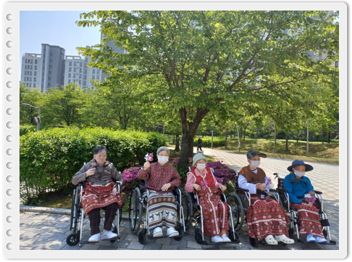 2039468379_IZ2DcYlg_68eba955da0f1d674e26c4d532f321d66659b774.jpg 이미지크게보기