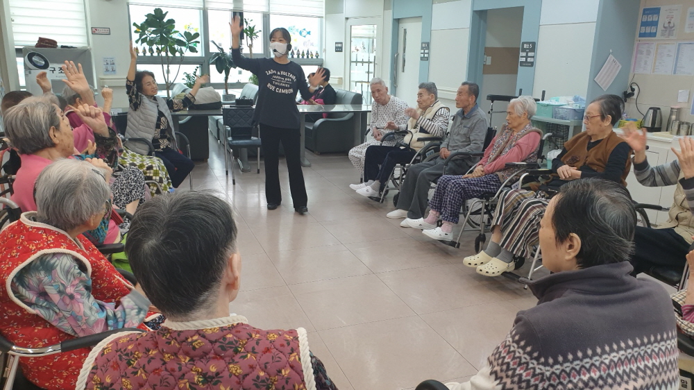 2039468379_p3GhR42u_1de8011eed8f5a2ac29179e87b9a72d87da89234.jpg 이미지크게보기