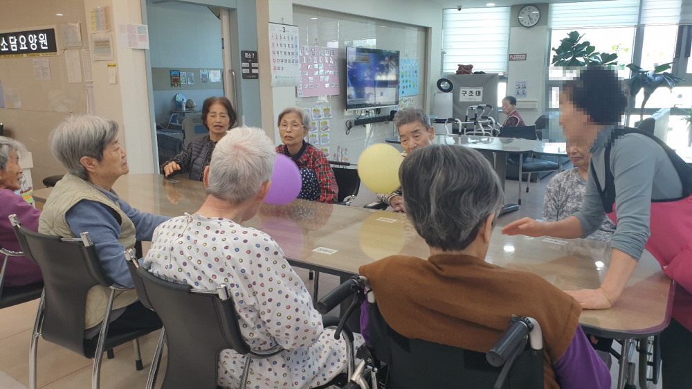 2039468379_sJoypvEL_9aca2e039510148def7c37c23432570fd91bffaf.jpg 이미지크게보기