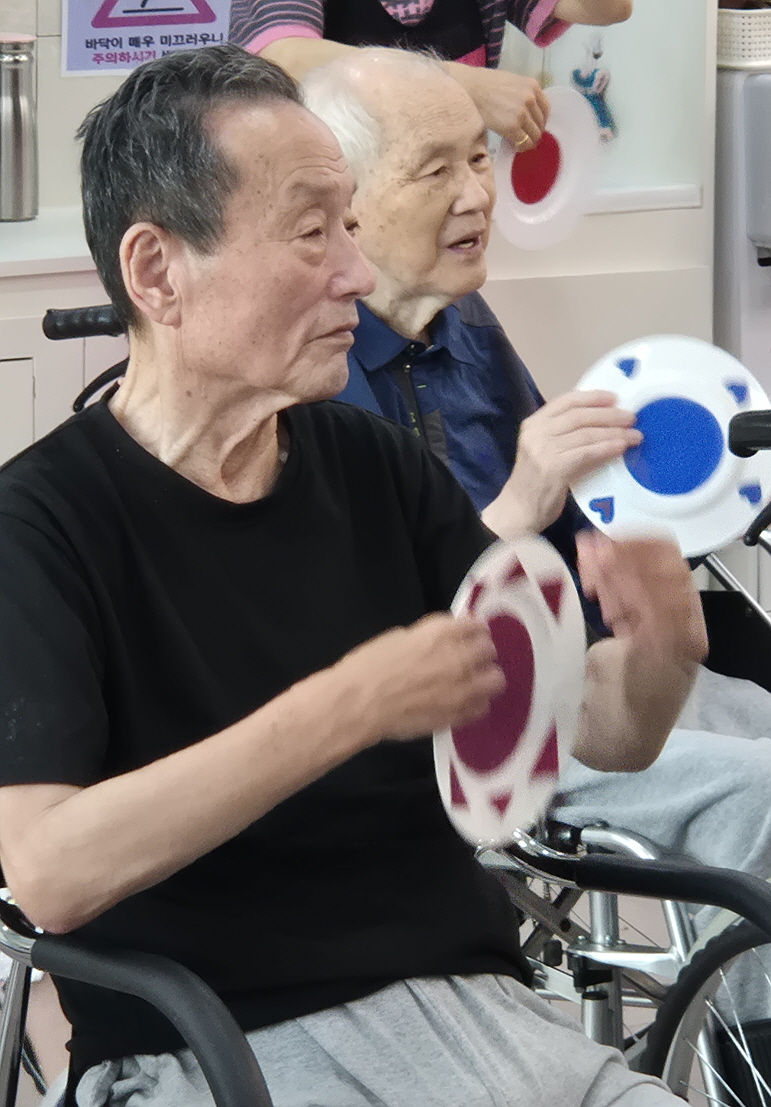 2039468379_udeKQNbs_bdd16878c7a8c8da25b42dc8b6d39fce86b49fd2.jpg 이미지크게보기