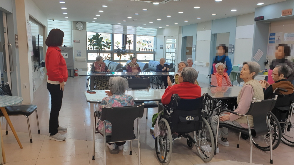 2039468379_086zUrQR_0544cc619feda8fd10f561775580586839fca7fe.jpg 이미지크게보기