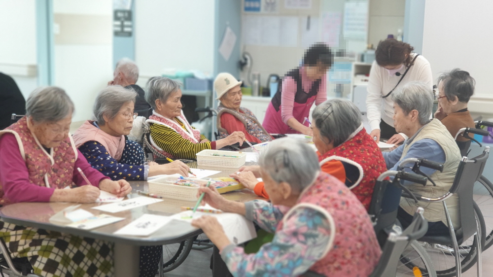 2039468379_0AgXtuMe_400eb28d8c2d296224180dee0a365cc18e4a52ad.jpg 이미지크게보기