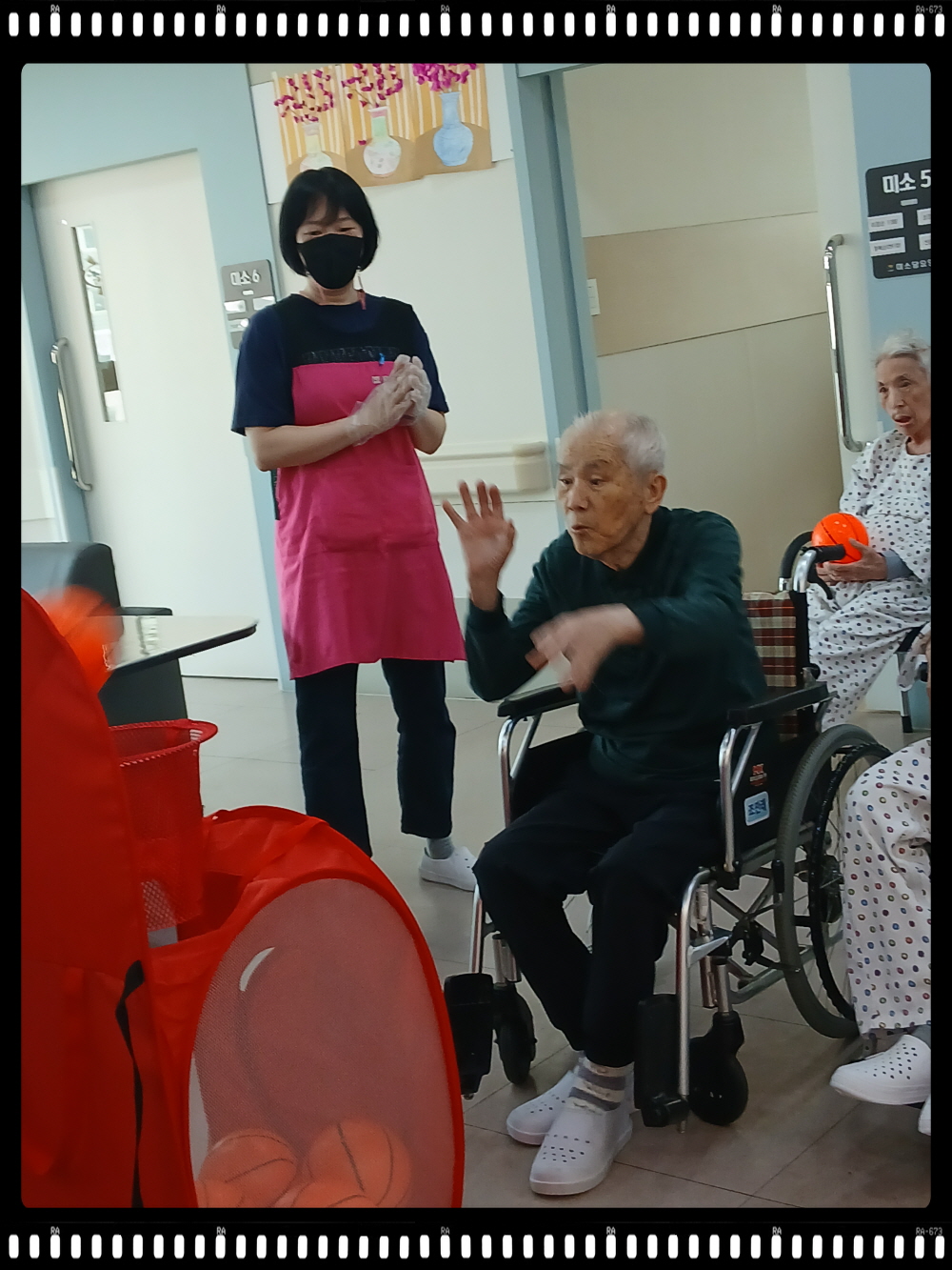 2039468379_1BQE9KAP_09c9235c0aa9087f0dde7b5f2d55ba3b99f49baf.jpg 이미지크게보기