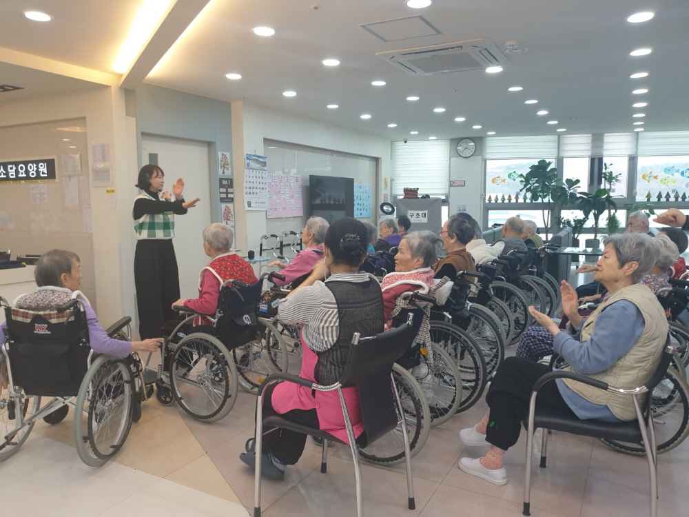 2039468379_2glQEJHd_727e1aee31f76cc2f905984b16c518fa967aeae2.jpg 이미지크게보기