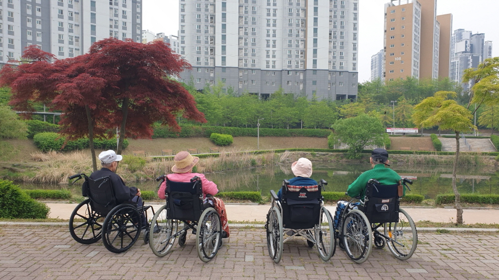 2039468379_3xAkjMyz_f3bc581699a795dafb153edf92e97da267c237c6.jpg 이미지크게보기