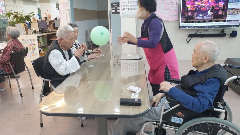 2039468379_6poFSfaD_127f1ee612aafc8be5e508ab2c80c39aa04a4775.jpg 이미지크게보기