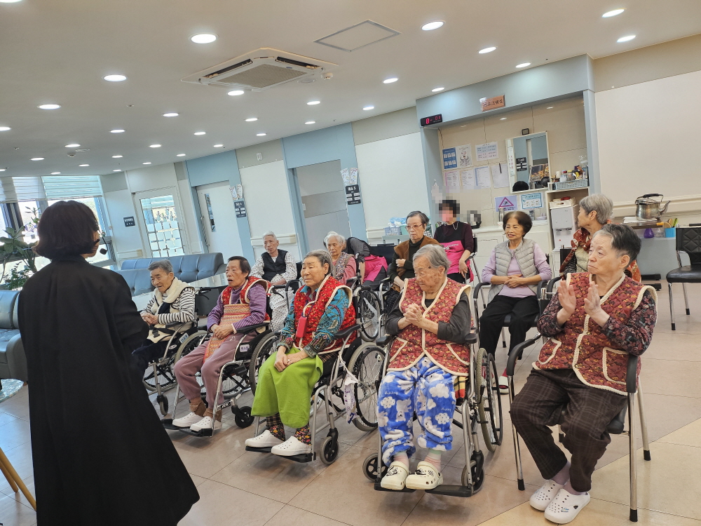 2039468379_AOIigkZJ_85500f68984e893199f2f016ad718430270fade9.jpg 이미지크게보기