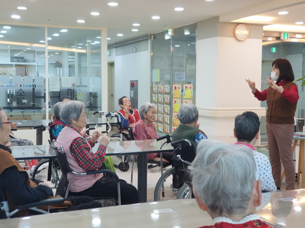 2039468379_AcJOHxC7_534bc4a38baf521f354269c528fb0cf224f6c798.jpg 이미지크게보기