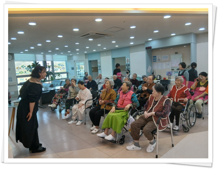 2039468379_BPUSvgH1_ed03182047da6908fb6514c9ebac7bb62997c5c3.jpg 이미지크게보기