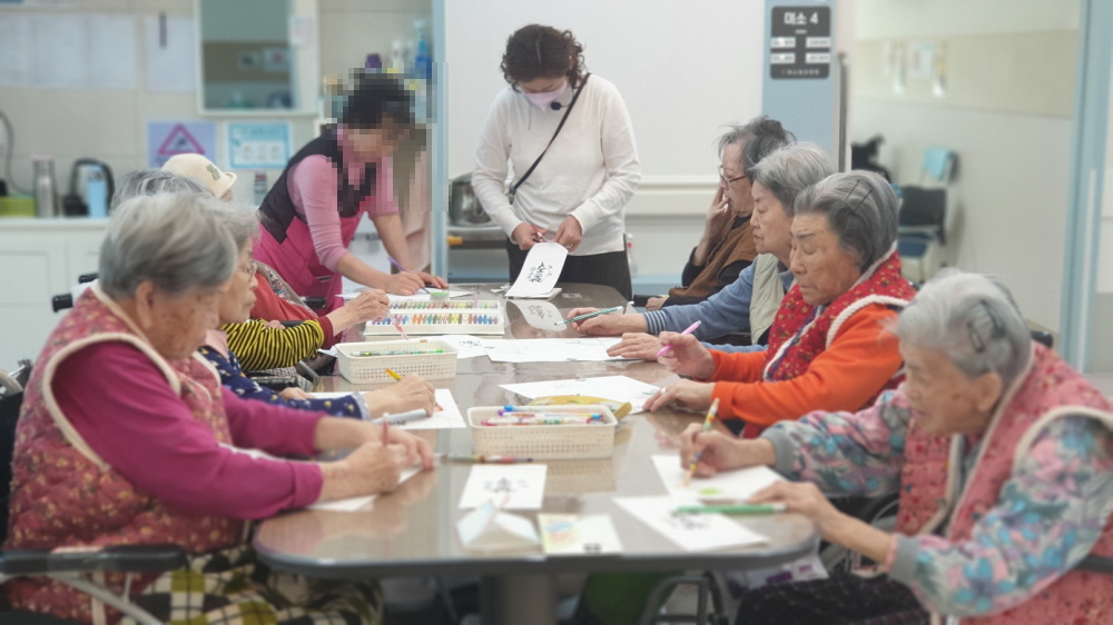 2039468379_BSIdwJLt_9dbb385ea80c301ae019180b9d2a1595a4242f99.jpg 이미지크게보기