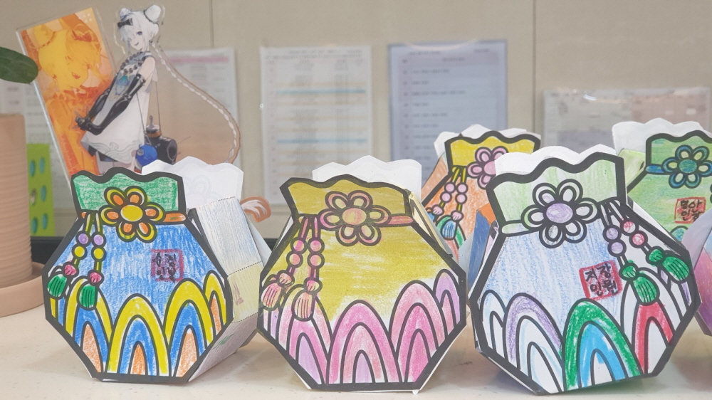 2039468379_C2JdNtQk_fe851a192892a34068a1e7be842fc9343a8a78a9.jpg 이미지크게보기