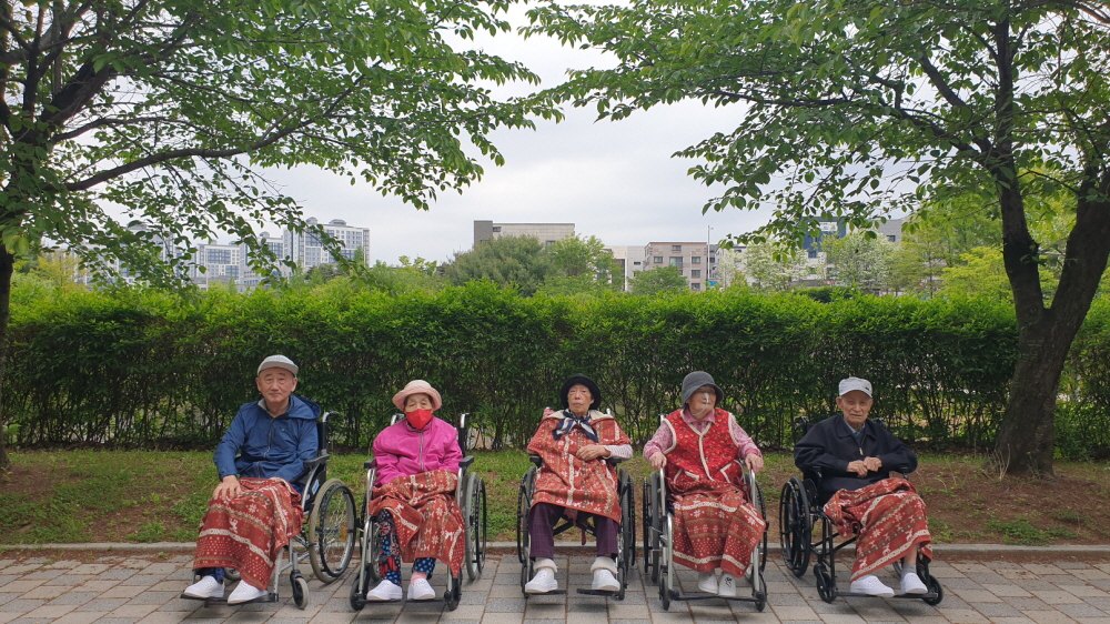 2039468379_CM9UgZjS_94da97bd093019b548951c6288f777b25d069d9a.jpg 이미지크게보기