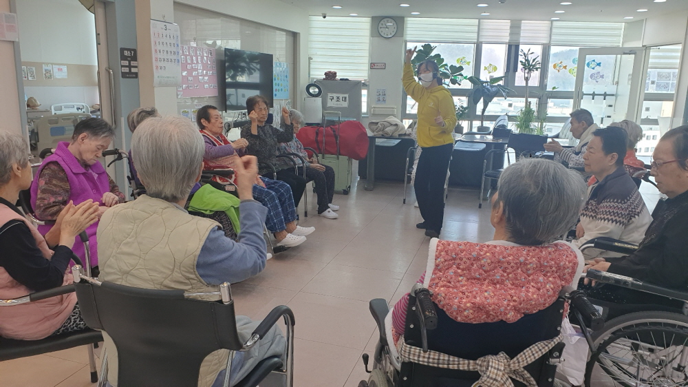 2039468379_CZiNHogt_64e2f0ff36609d3e6ddc183879440a07934b2eb7.jpg 이미지크게보기