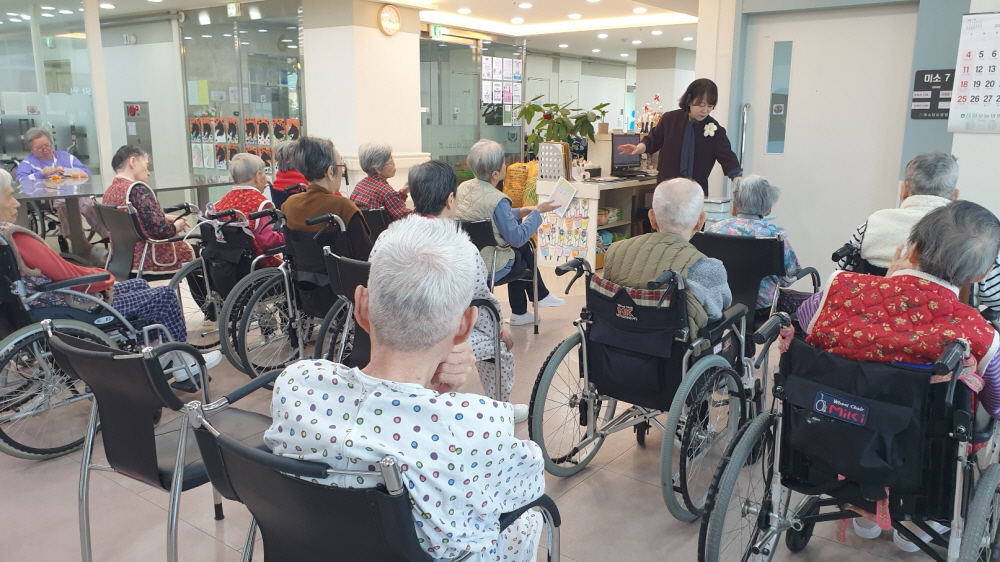 2039468379_E1prWsjh_5f07741f2bc4bdf97428ab7e51676bddfb734a05.jpg 이미지크게보기