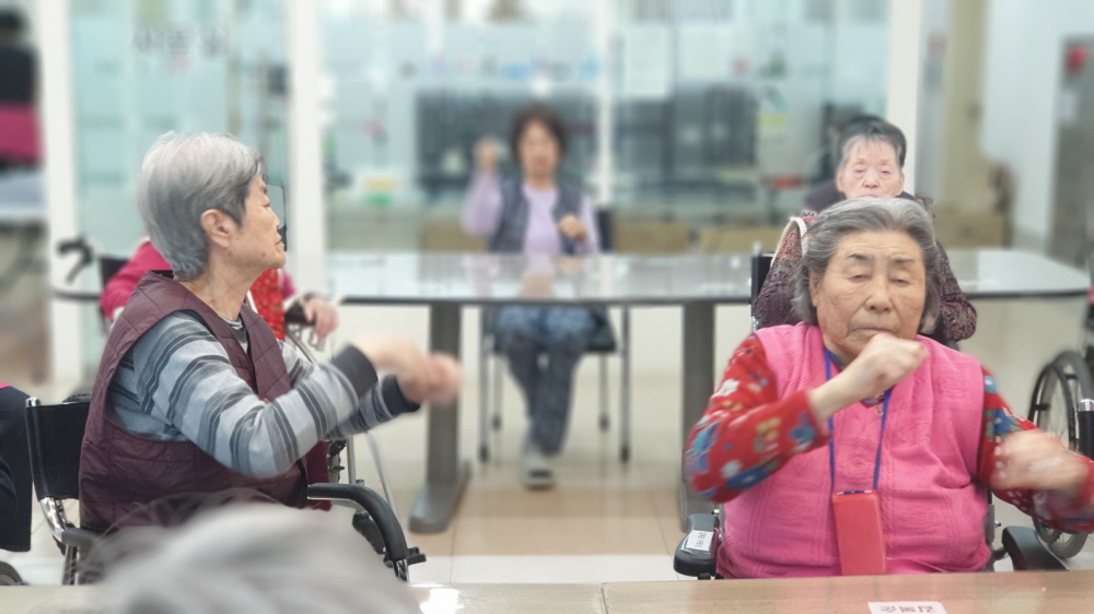 2039468379_FfLu7aZQ_9f4362befbcee07a3668f4189b0a5c036fd8edfe.jpg 이미지크게보기