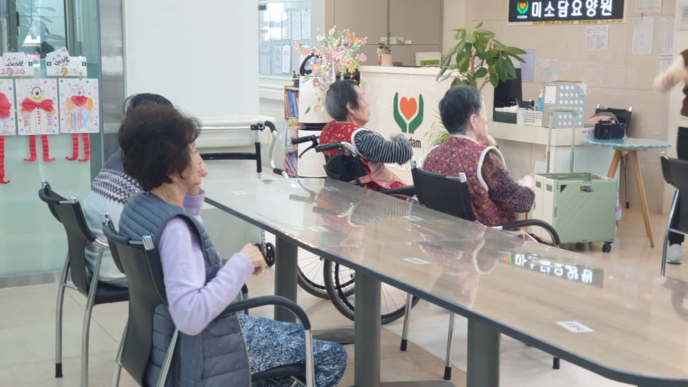 2039468379_FqieDQuK_2c9bc294686c8c7542a9979261582dbb63a9bd25.jpg 이미지크게보기