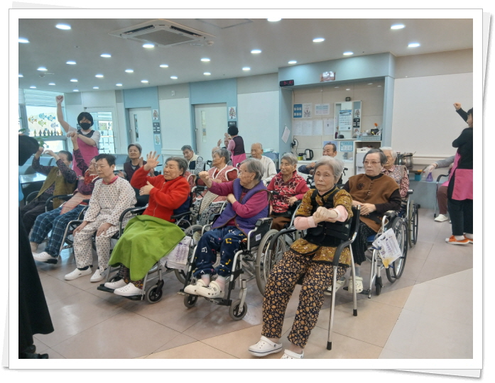 2039468379_Fw0P5nHX_8e6eca416ada3e5289d3e03aa332a5cebb79b8d4.jpg 이미지크게보기