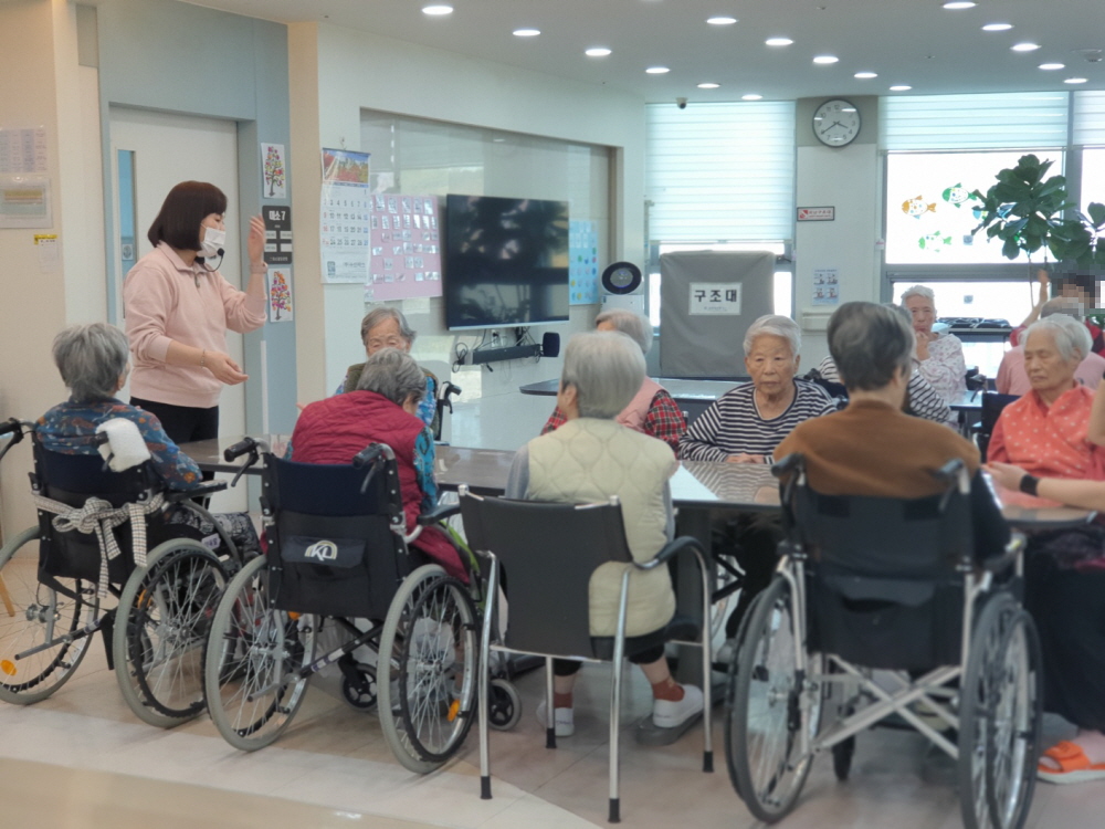 2039468379_GB9WCtph_3a5b19c62c242880271ef05736254b380f8e356a.jpg 이미지크게보기