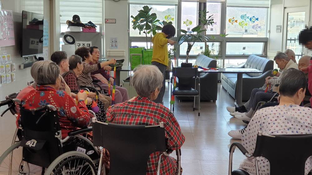 2039468379_IujlZ2Uk_a6554381d64f0875c9f6533fb4e5f654dc36b176.jpg 이미지크게보기