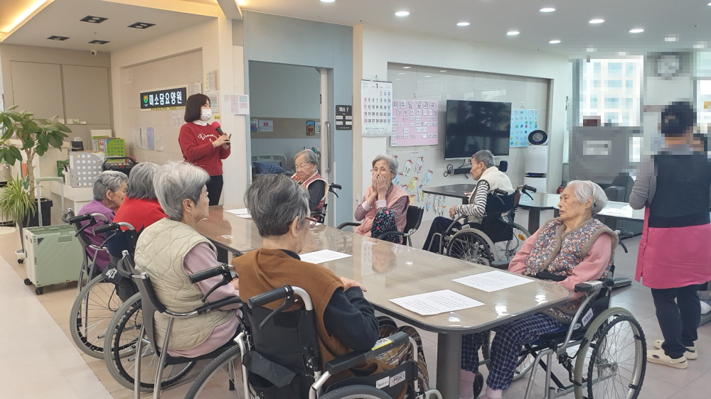 2039468379_Lb5eBzA1_cd645374bd5cd35ceaa326088ad7b7e4f3f9d83b.jpg 이미지크게보기