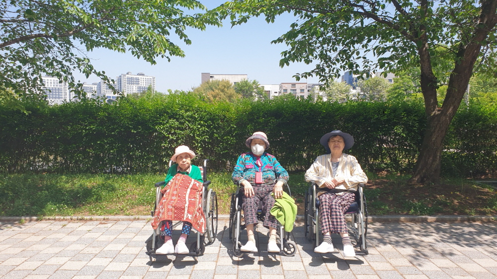 2039468379_MDV2Zr40_6a7a3d28c7f07abce030eda29c2cbb0832922736.jpg 이미지크게보기