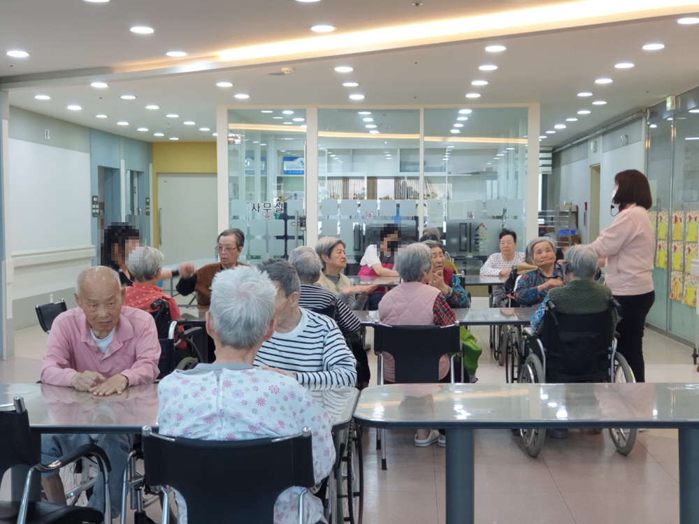 2039468379_NfWw1SUn_dec9bd2eafbfc30e6f88170f5a15d191845f9a9a.jpg 이미지크게보기