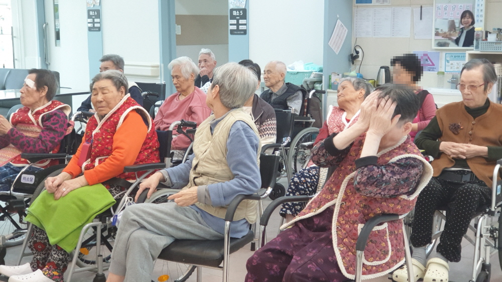 2039468379_QR01Ie94_afc3b0db86fd36007f1e908750f06958e9e681c7.jpg 이미지크게보기