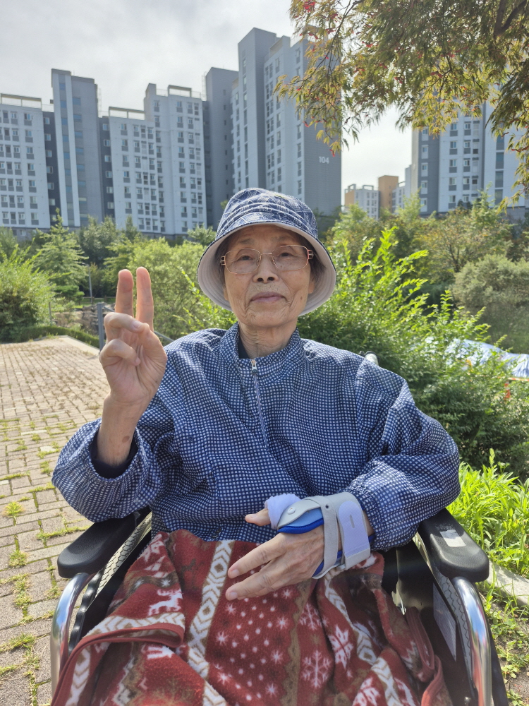 2039468379_RYLKTy1f_87341fe5d3ea51034676f369b678610628041a6c.jpg 이미지크게보기