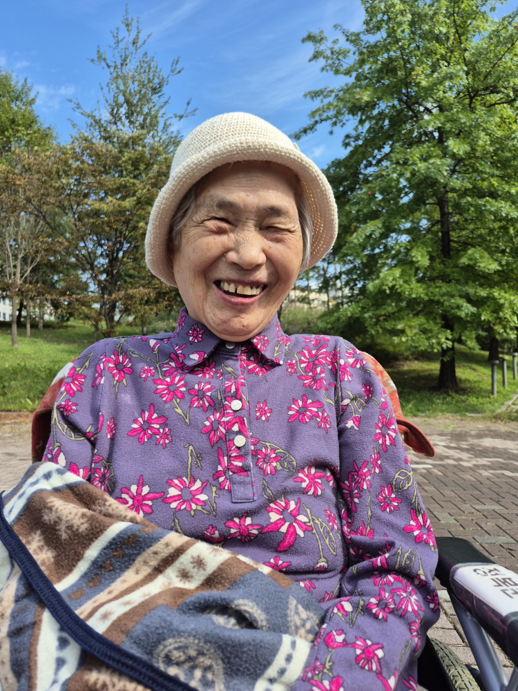 2039468379_TpktPcy7_109f17aeb78469fa080a9fe2784731c1344289a7.jpg 이미지크게보기