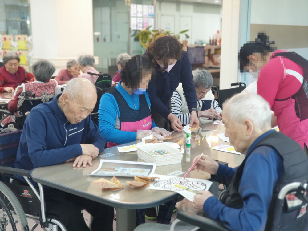 2039468379_TycfQ6Bt_4e18d841209459bfc82f8231401717e087bbee03.jpg 이미지크게보기