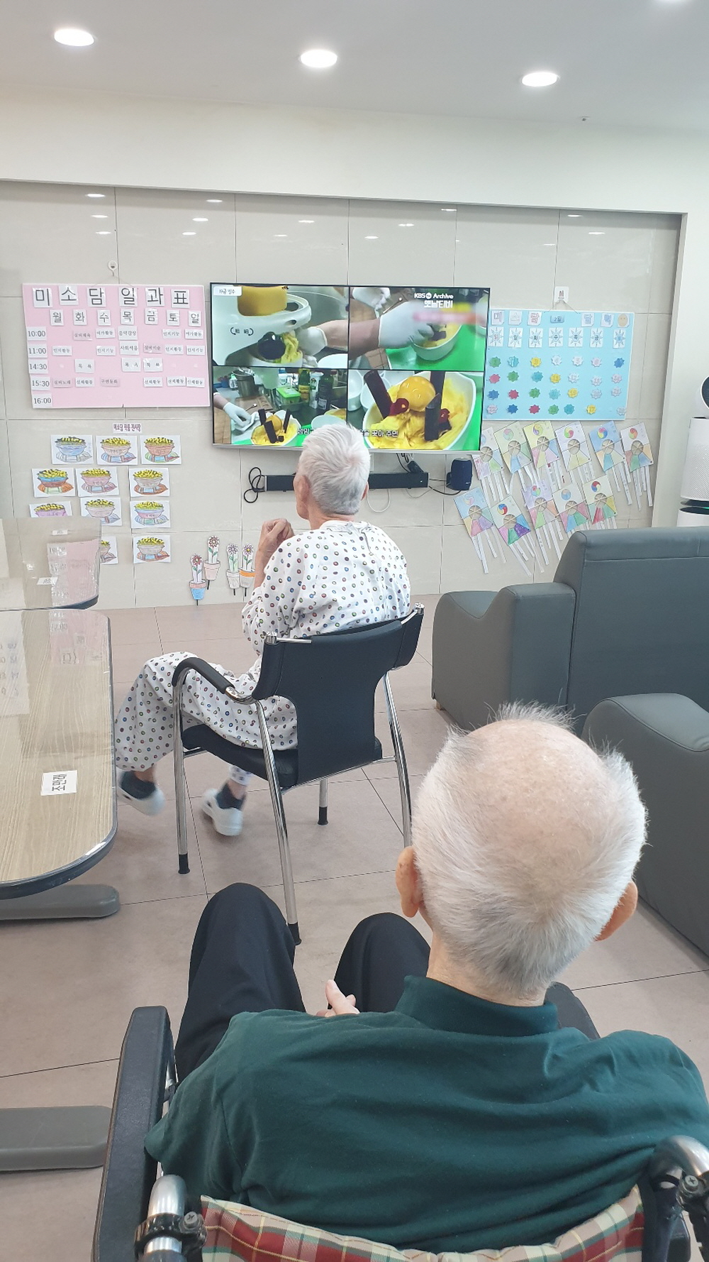 2039468379_aE5B46ky_188d72695996cb54d744b527bb40230c7026564c.jpg 이미지크게보기