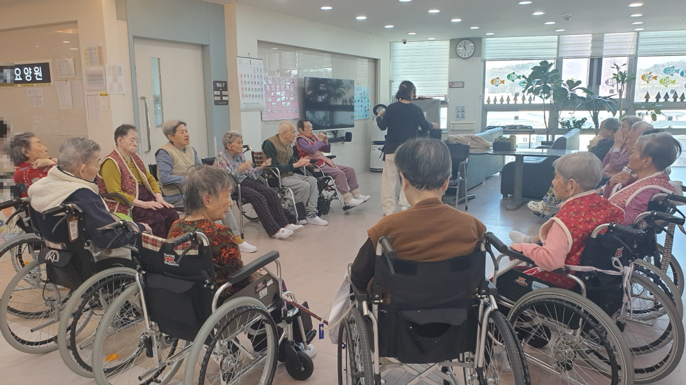 2039468379_aUltxbzw_1bb9dc2224e8cc142854098930505a55af58a839.jpg 이미지크게보기