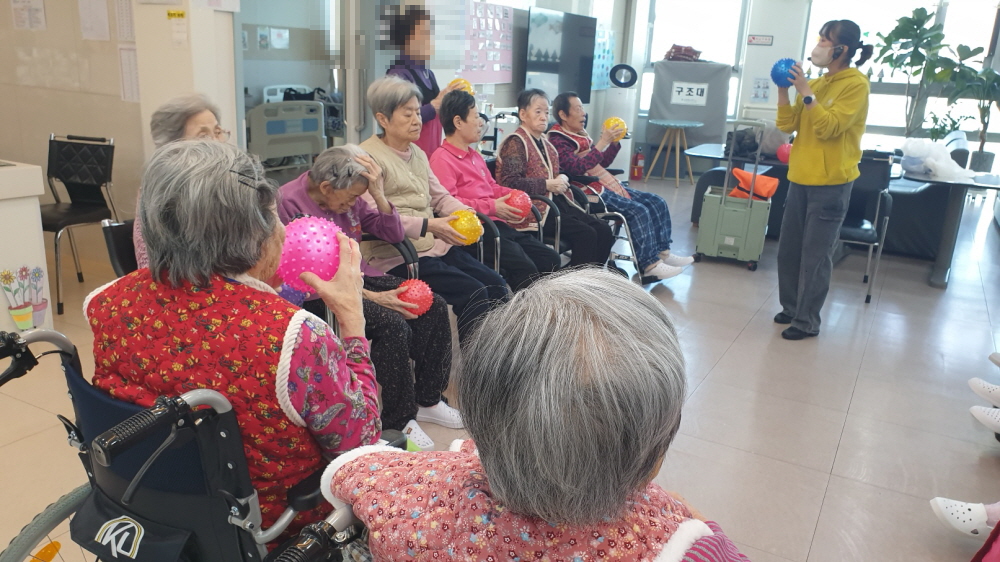 2039468379_dsTPHDhV_4d889ed3d2567331081f489573dd9d9e94266aa9.jpg 이미지크게보기