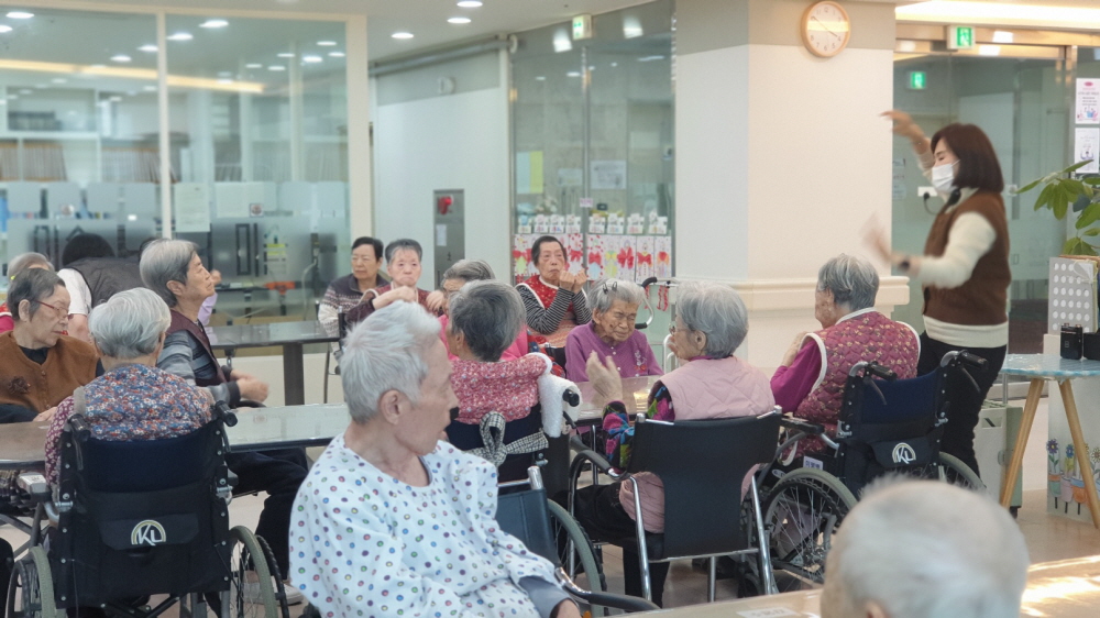 2039468379_dt3QUibK_48590056a076803fb563a48d72c14099598ad13b.jpg 이미지크게보기