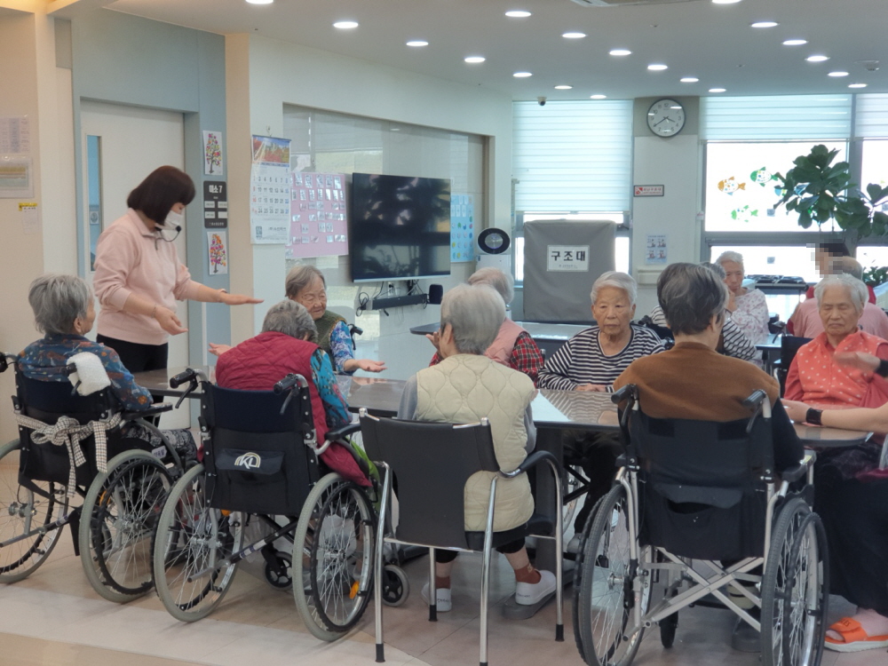 2039468379_gGKTHQYt_b701521dd8d34c806c825464fe679c70745d6342.jpg 이미지크게보기