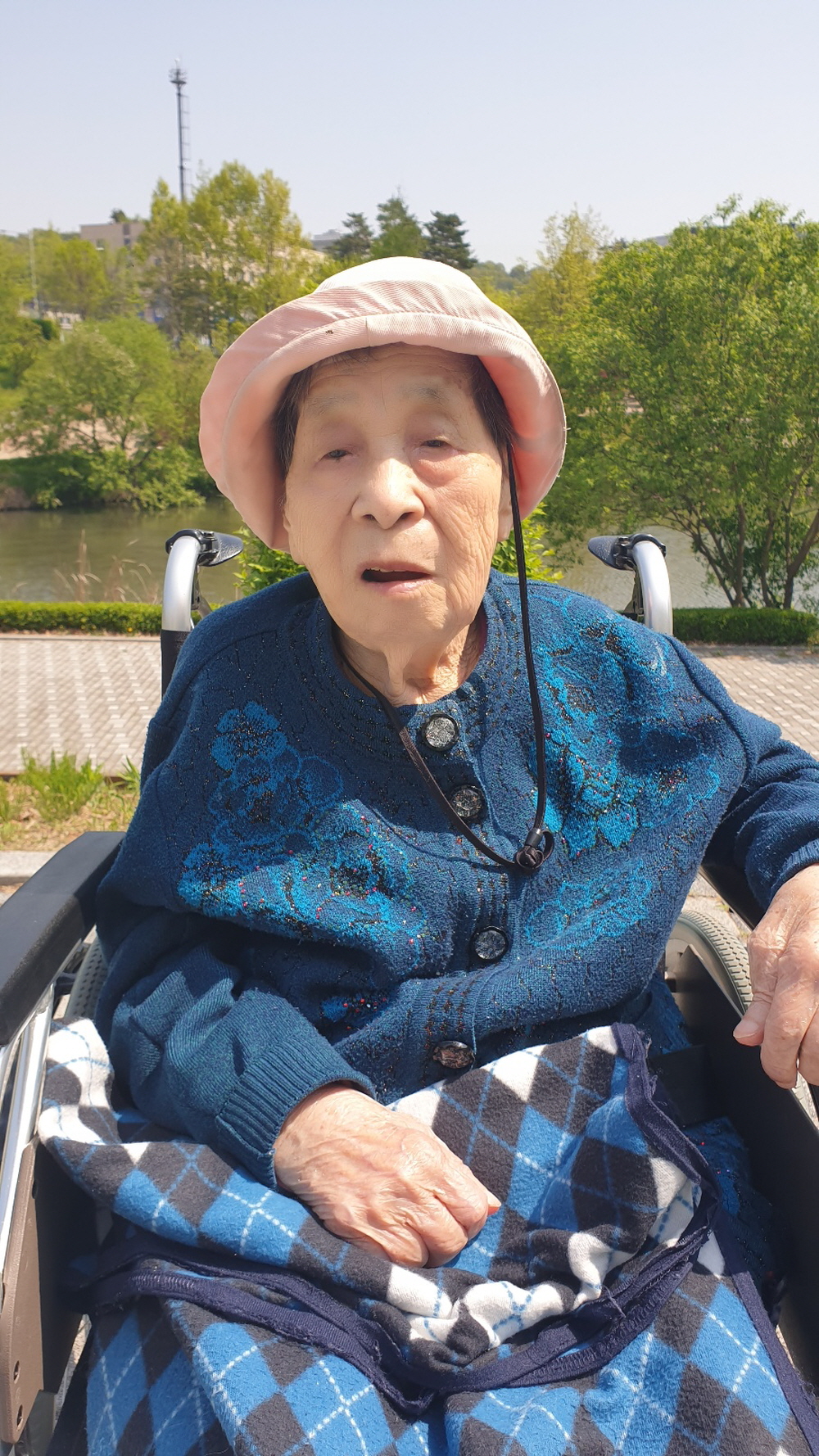 2039468379_iw2cJ6ut_403246820b3cc0208da2c1d272988af8c2995d75.jpg 이미지크게보기