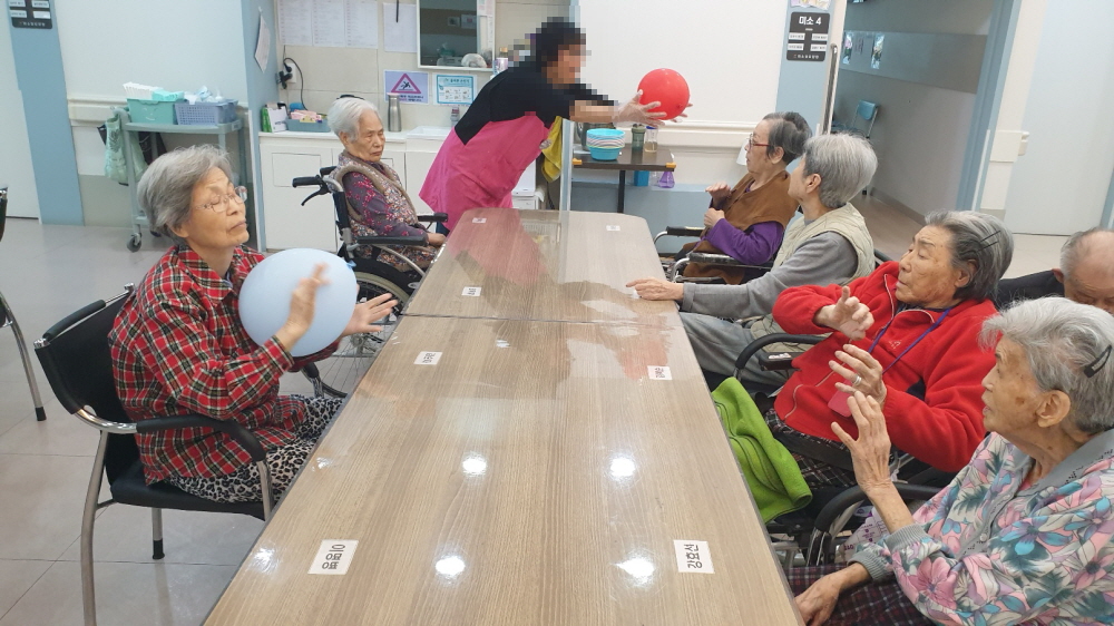 2039468379_lQjmCw9F_0d52cf0bb5225ae223e44c8d6c3dade0cffce421.jpg 이미지크게보기