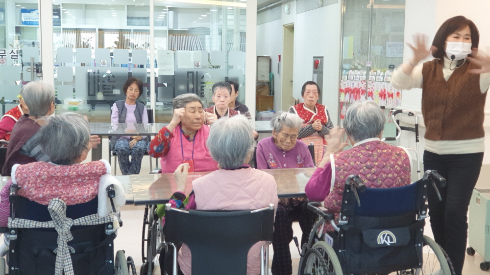 2039468379_lceyVH0Z_ee19840b830e28d2be2890b26c26e5f2d7a1cd7a.jpg 이미지크게보기