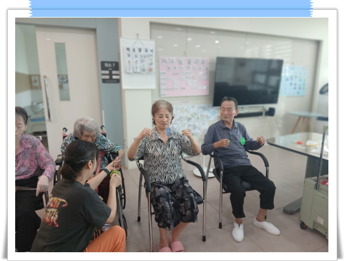 2039468379_m1YdG9PW_763182cbfb2ecd897fa2f58b4b9733297b3ad726.jpg 이미지크게보기