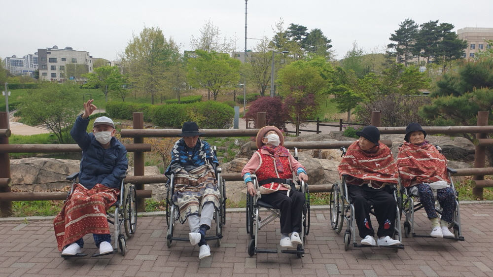 2039468379_mFi0VPzS_9f290152abf5198712c1e1d7ceabcaaf9107bc8b.jpg 이미지크게보기