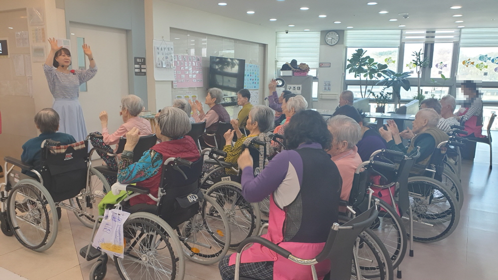 2039468379_mLA7UBsa_eb1882113d71b79593307c173eae6a82686cfa8b.jpg 이미지크게보기