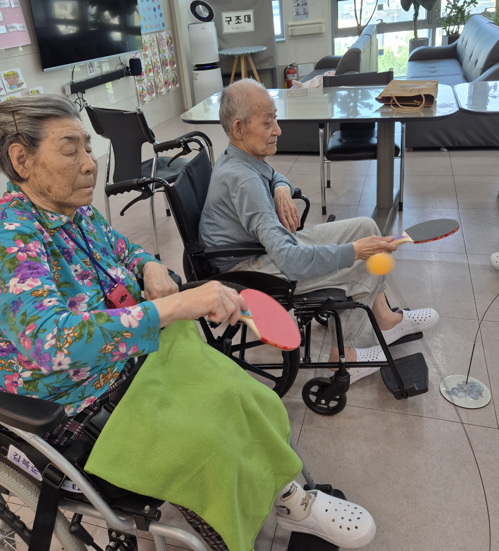 2039468379_n9wg8FO0_c3c2a1e1284a3cb7a069b1ac66c34e5d2b6ddeb2.jpg 이미지크게보기
