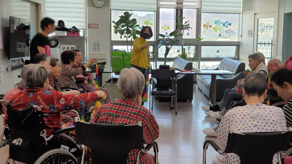 2039468379_njvaAeEW_b8fb78857eb3570eea7c7a10791e6ba3a3d347d7.jpg 이미지크게보기