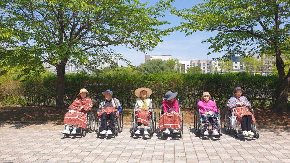 2039468379_oHAnEzUQ_ae46c2b66a8b8b8906110c5e8d55de68f238c1a9.jpg 이미지크게보기