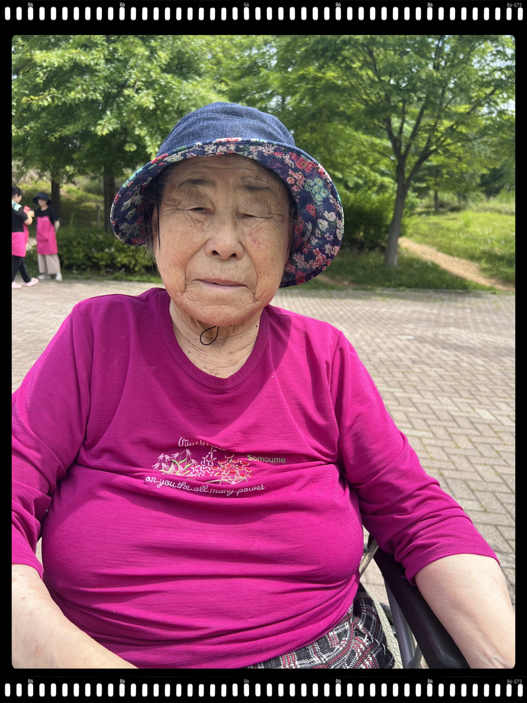 2039468379_pLNV41v2_128feb81c37a50b762135272b24dc6438ff9f79c.jpg 이미지크게보기