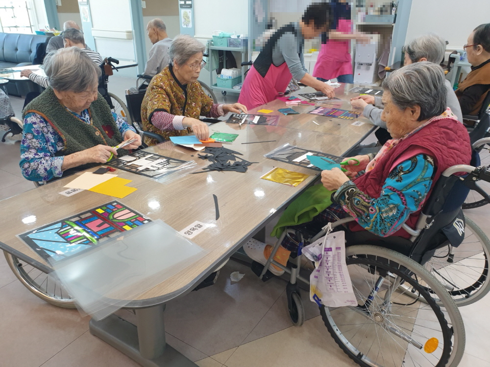 2039468379_shRSiNK8_8f0649b7b71c9a0811dd43a5a817e692e25eebda.jpg 이미지크게보기