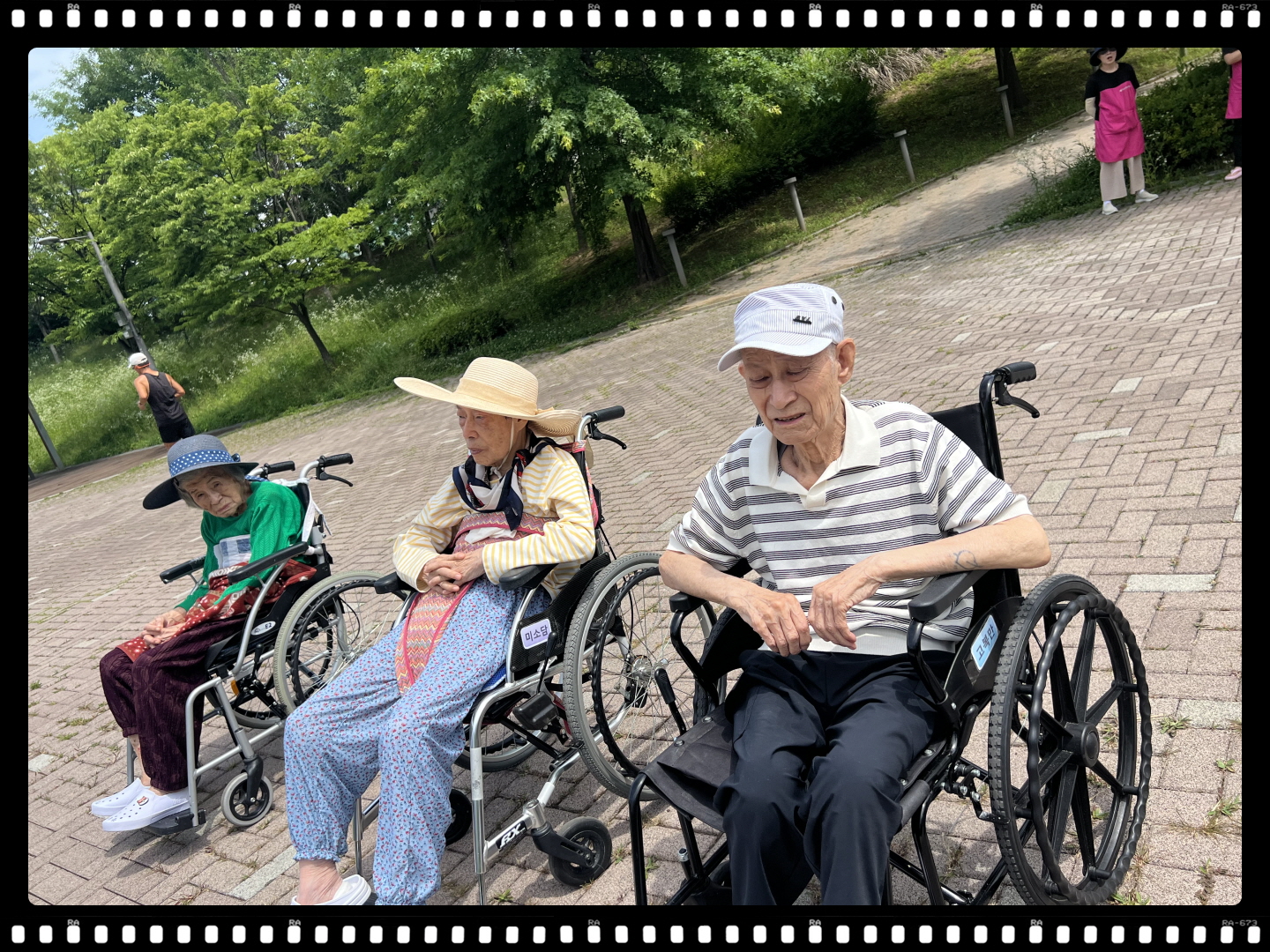 2039468379_tGe5rLgX_3ddfe87743964de85d44048241bdfee40dcccd3c.jpg 이미지크게보기