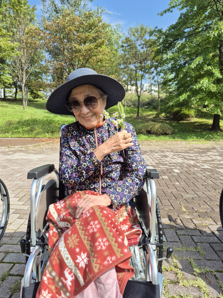 2039468379_yzgVd217_6cc44ef36e957d534cee858f0f180c6128d976da.jpg 이미지크게보기